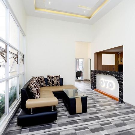 Oyo Flagship 2124 Kars Inn Семаранг Экстерьер фото