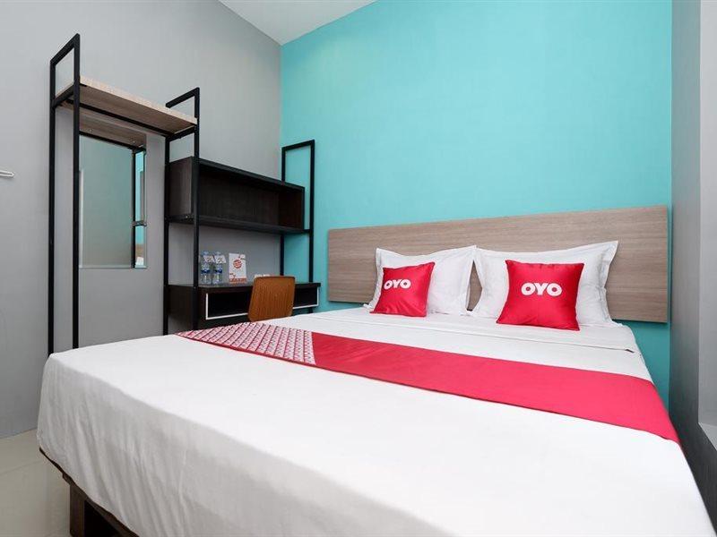 Oyo Flagship 2124 Kars Inn Семаранг Экстерьер фото